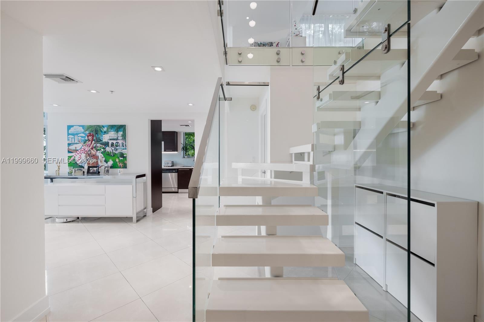 image Eloquence on the Bay6