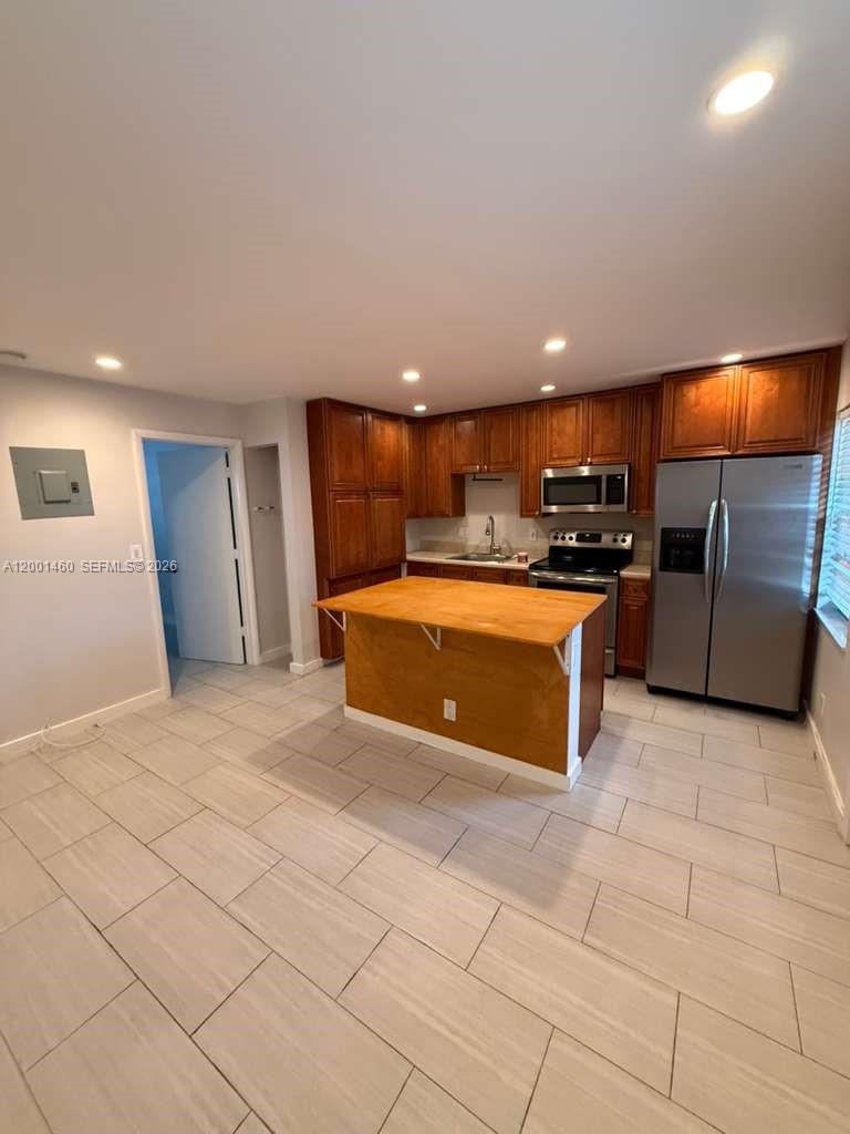 5150 NE 6th Ave #104
