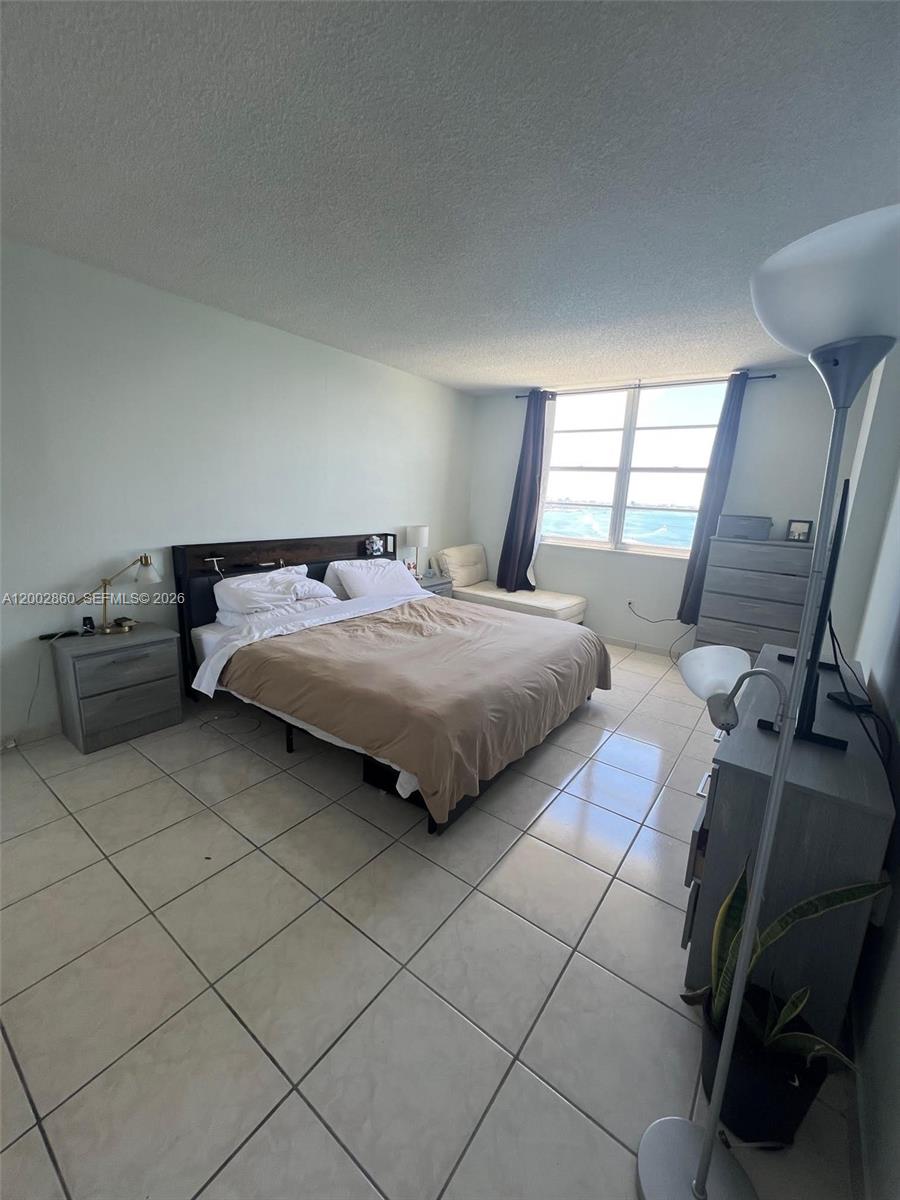 image Arlen House Condo11