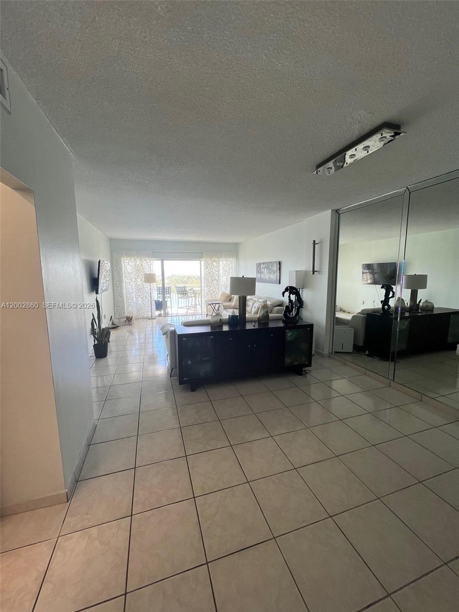image Arlen House Condo17