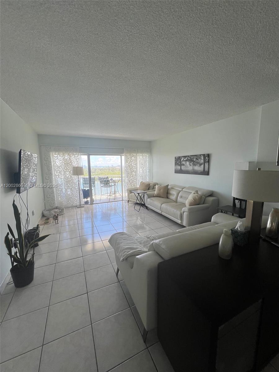 image Arlen House Condo18