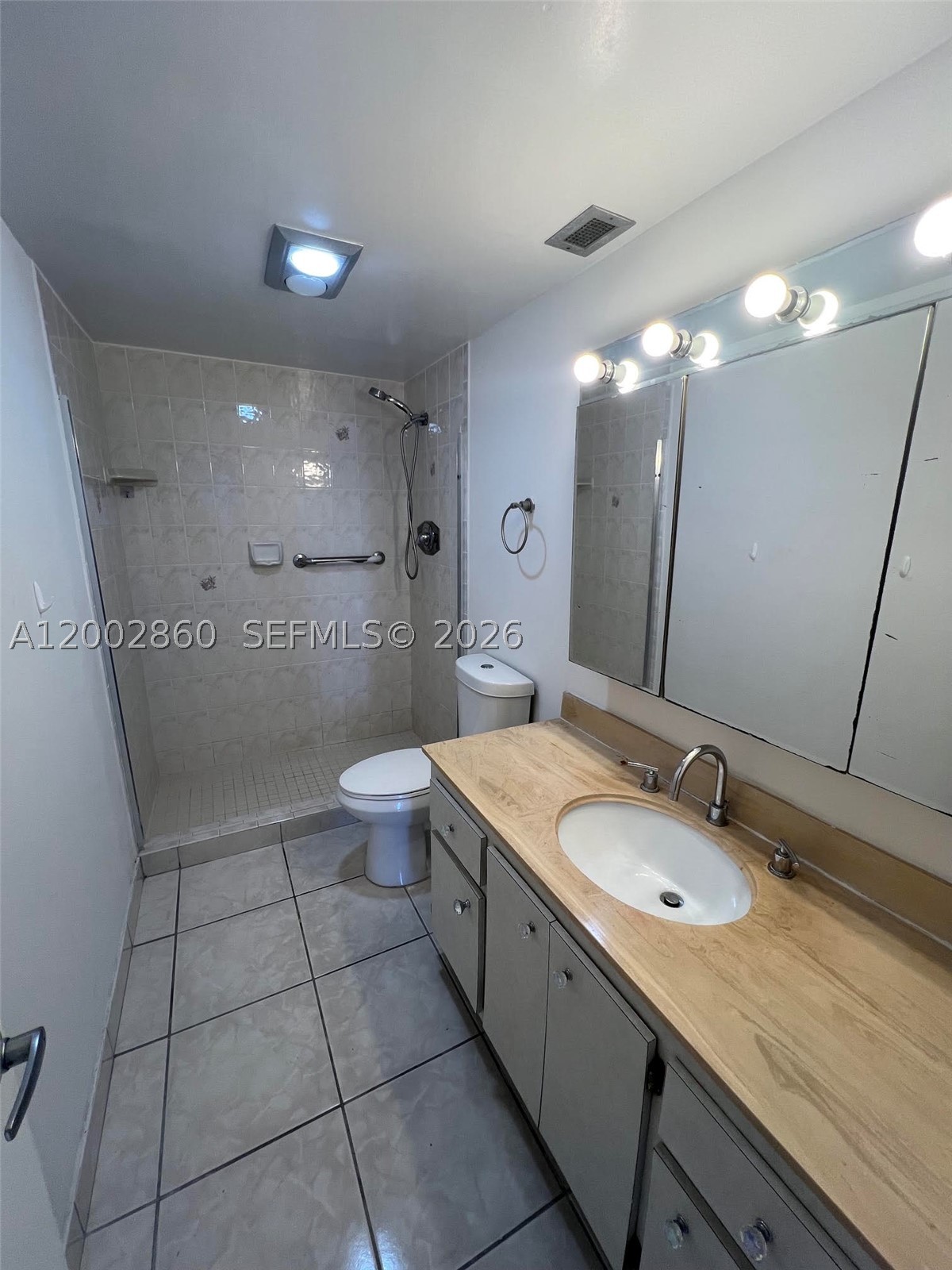 image Arlen House Condo33