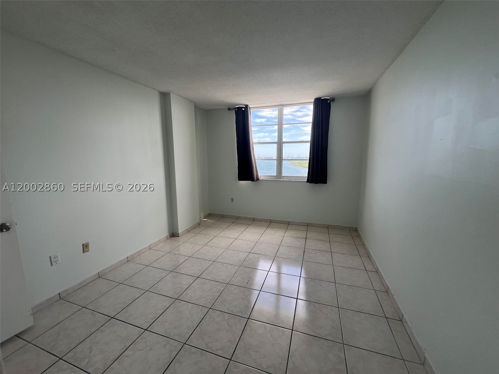 image Arlen House Condo35