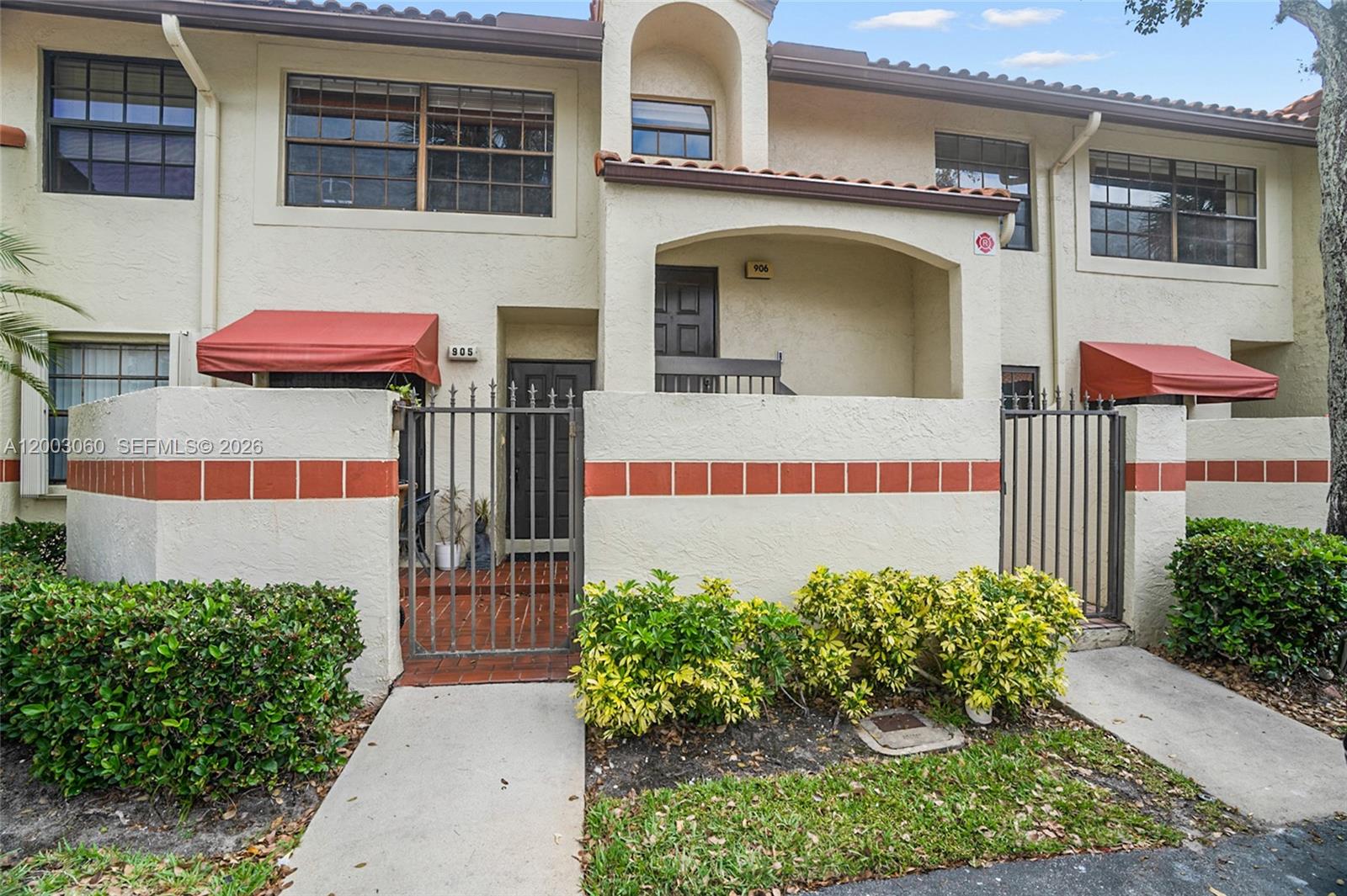 906 Republic Ct