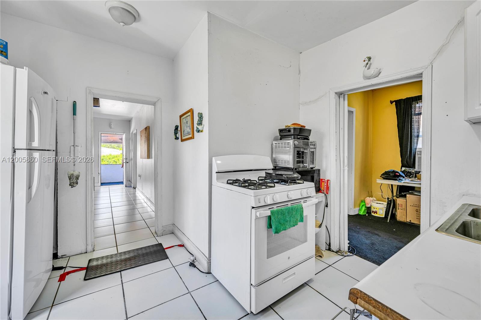 3420 Charles Ave Miami, FL 33133