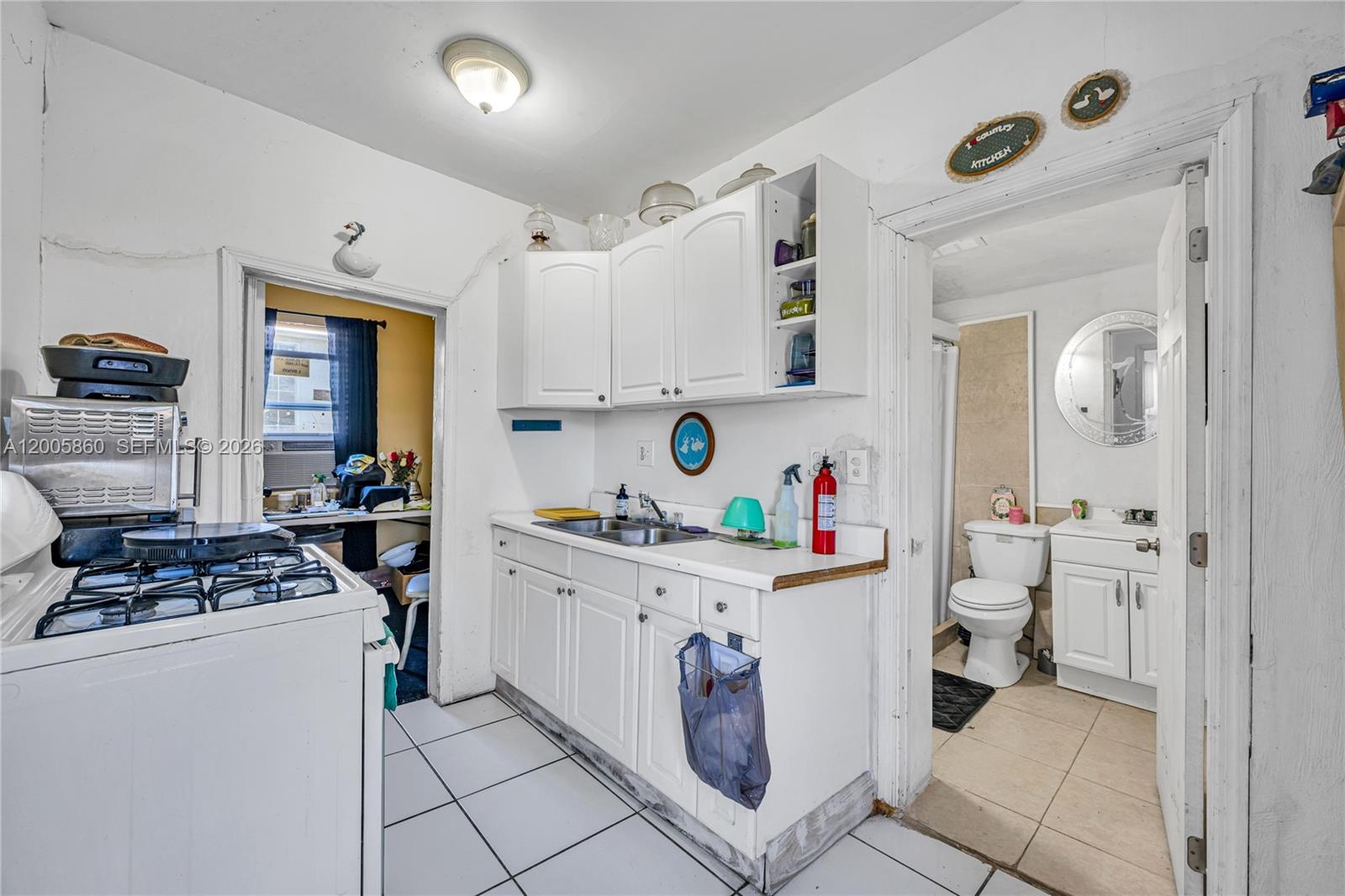 3420 Charles Ave Miami, FL 33133