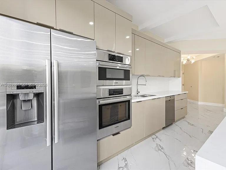 3900 Island Blvd #B408 Aventura, FL 33160
