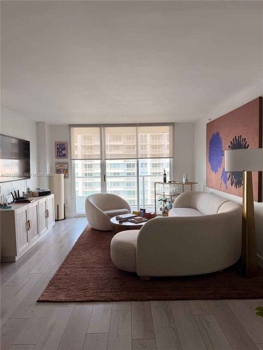 image The Mark on Brickell1