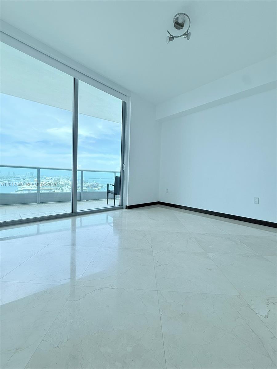 900 Biscayne Blvd #3803 Miami, FL 33132