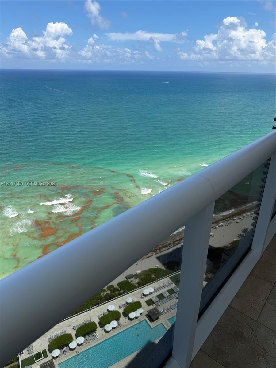 image Beach Club 34