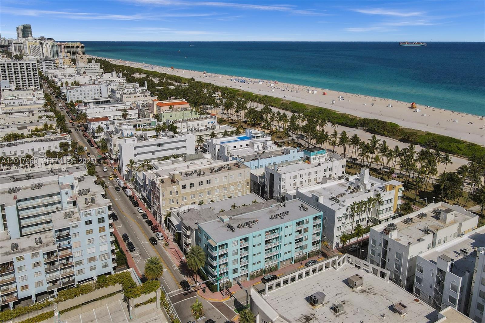 713 Collins Ave #42