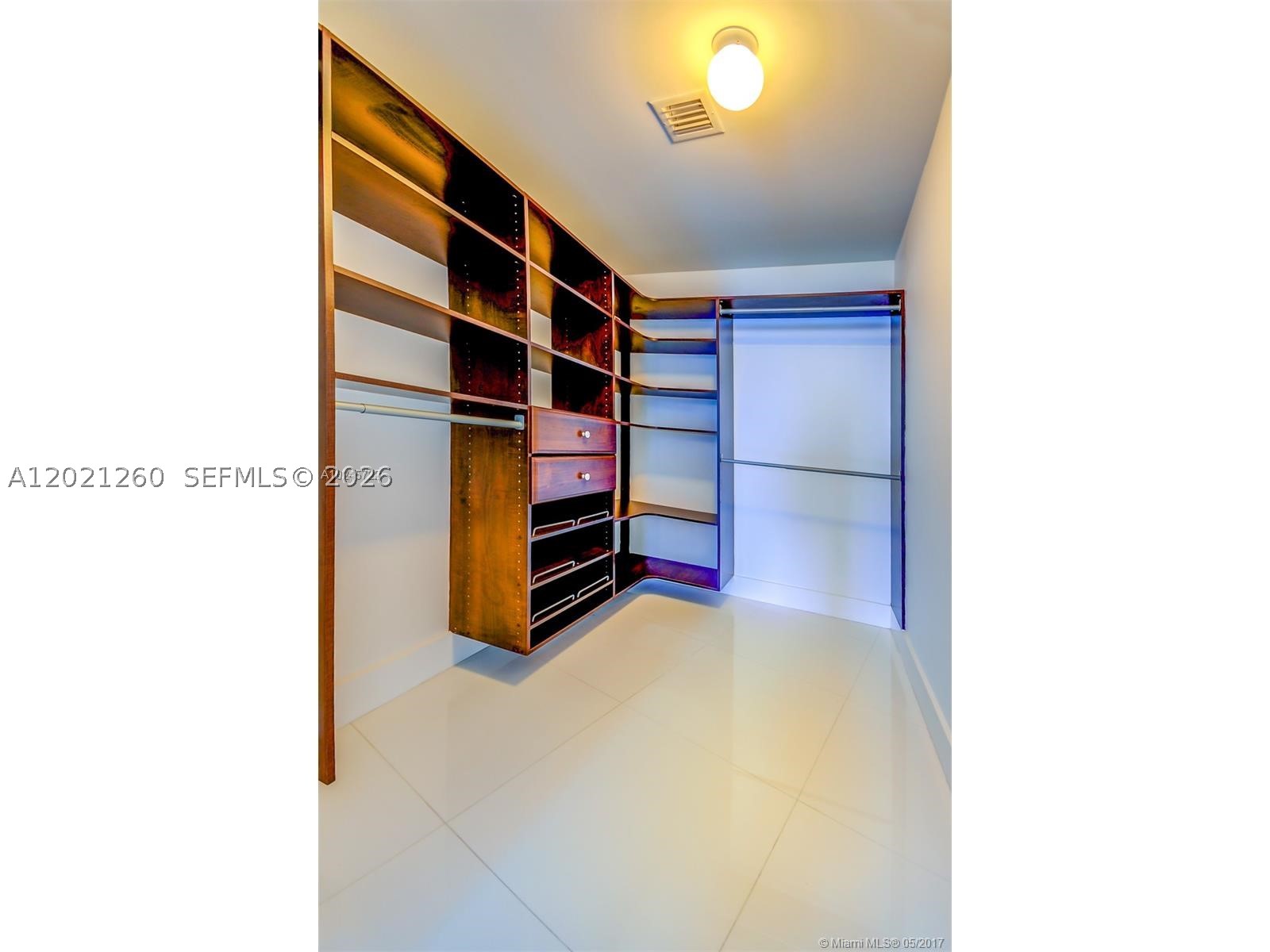 image Epic Residences12