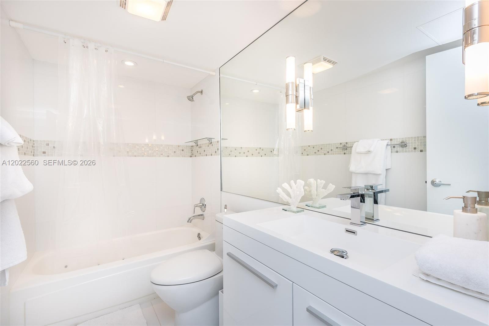 10275 Collins Ave #706 Bal Harbour, FL 33154