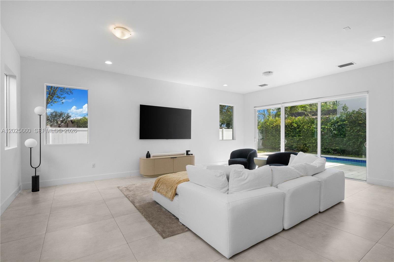9915 NW 75th St Doral, FL 33178
