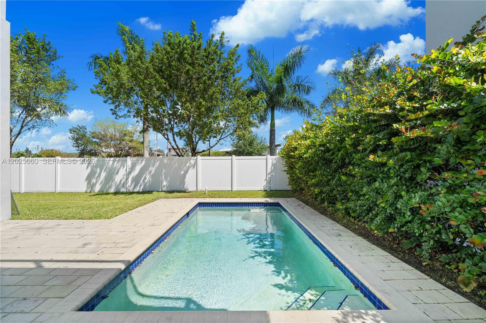 9915 NW 75th St Doral, FL 33178