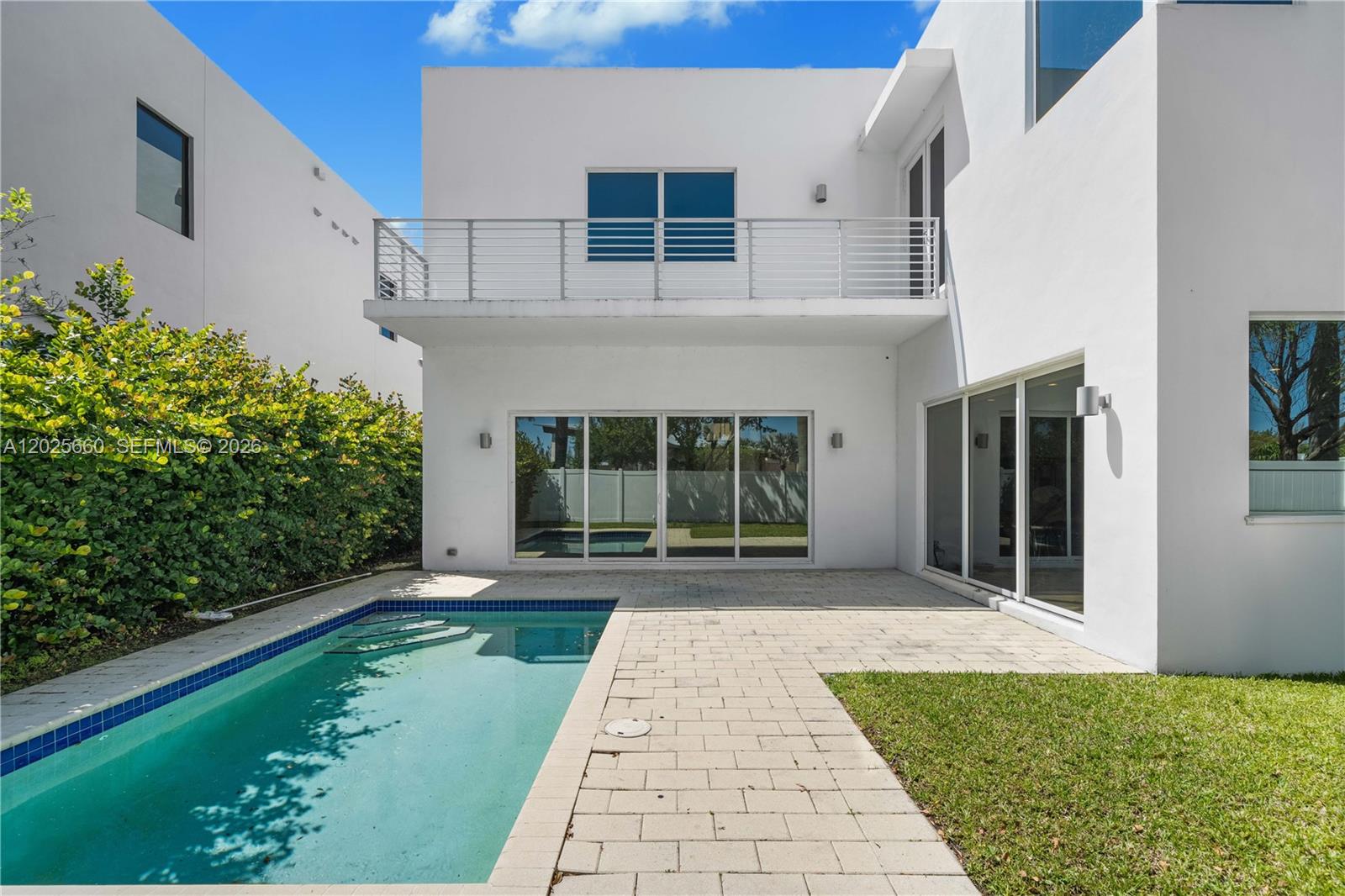 9915 NW 75th St Doral, FL 33178