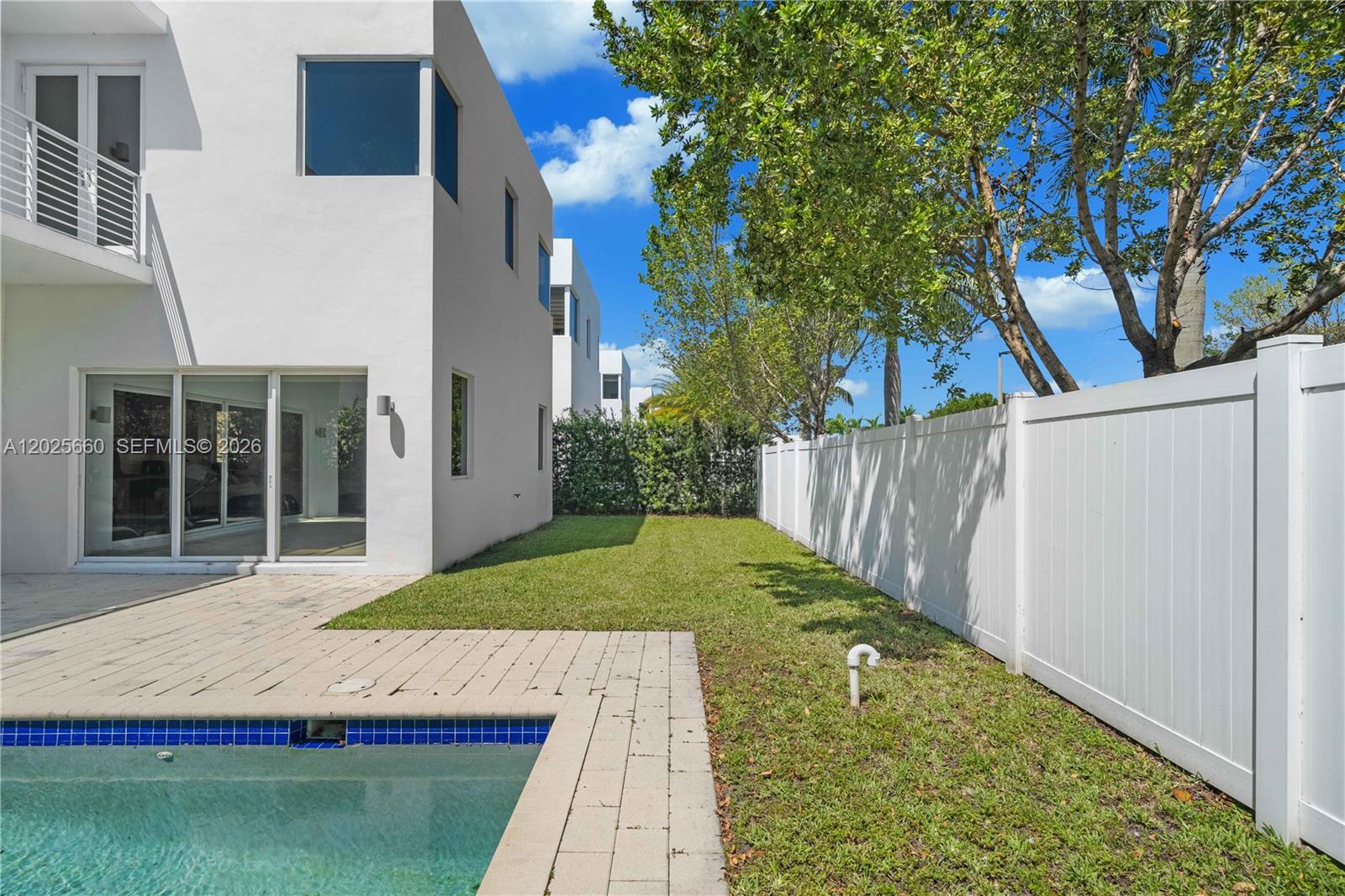 9915 NW 75th St Doral, FL 33178