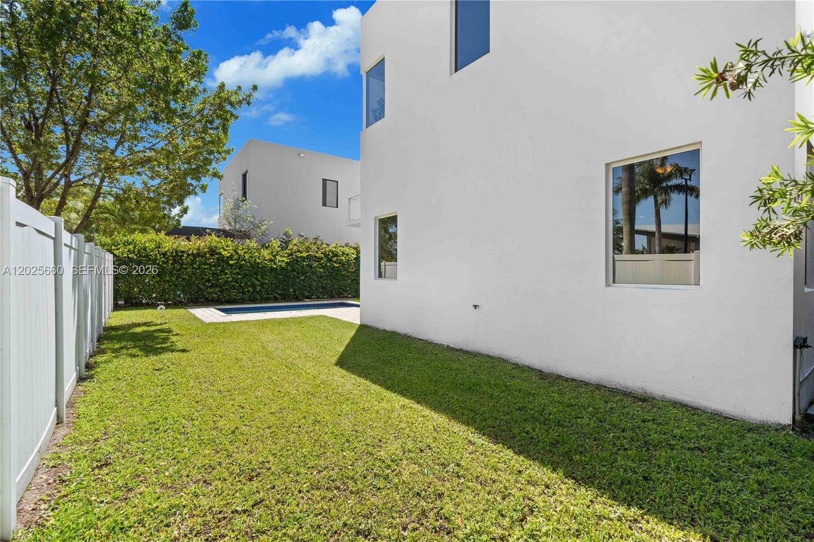 9915 NW 75th St Doral, FL 33178