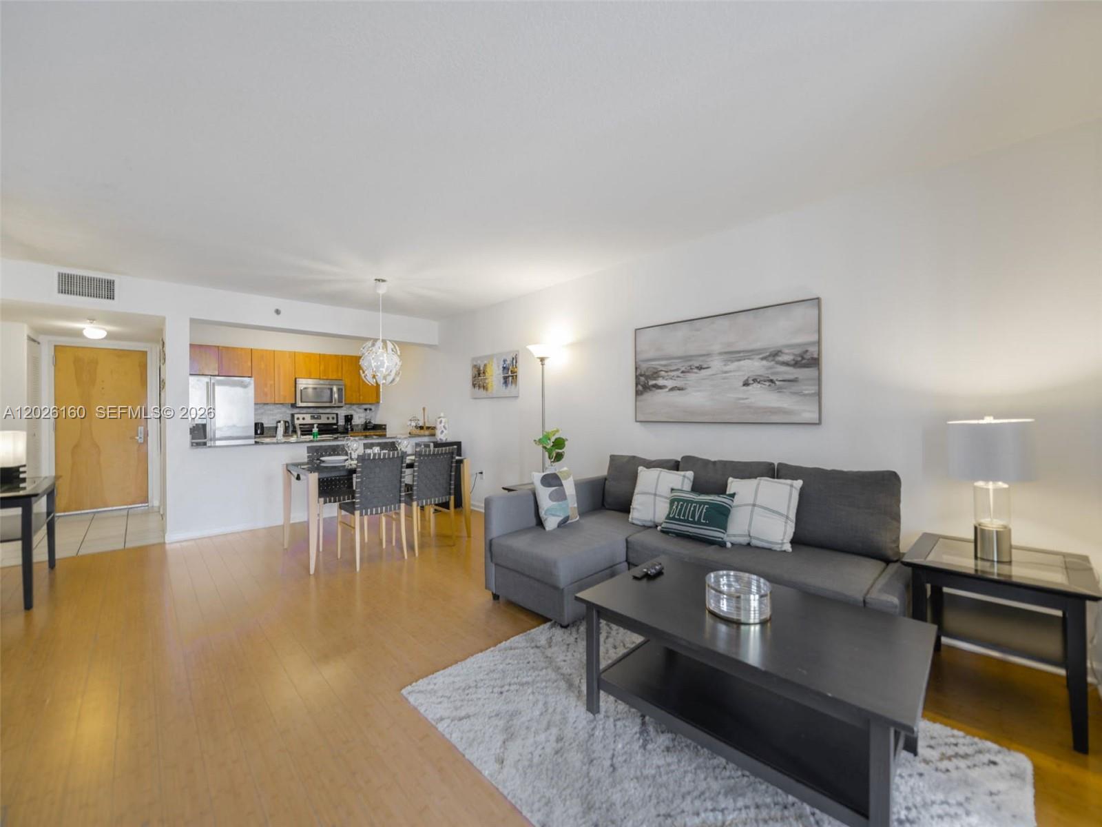 1200 Brickell Bay Dr #2119 Miami, FL 33131