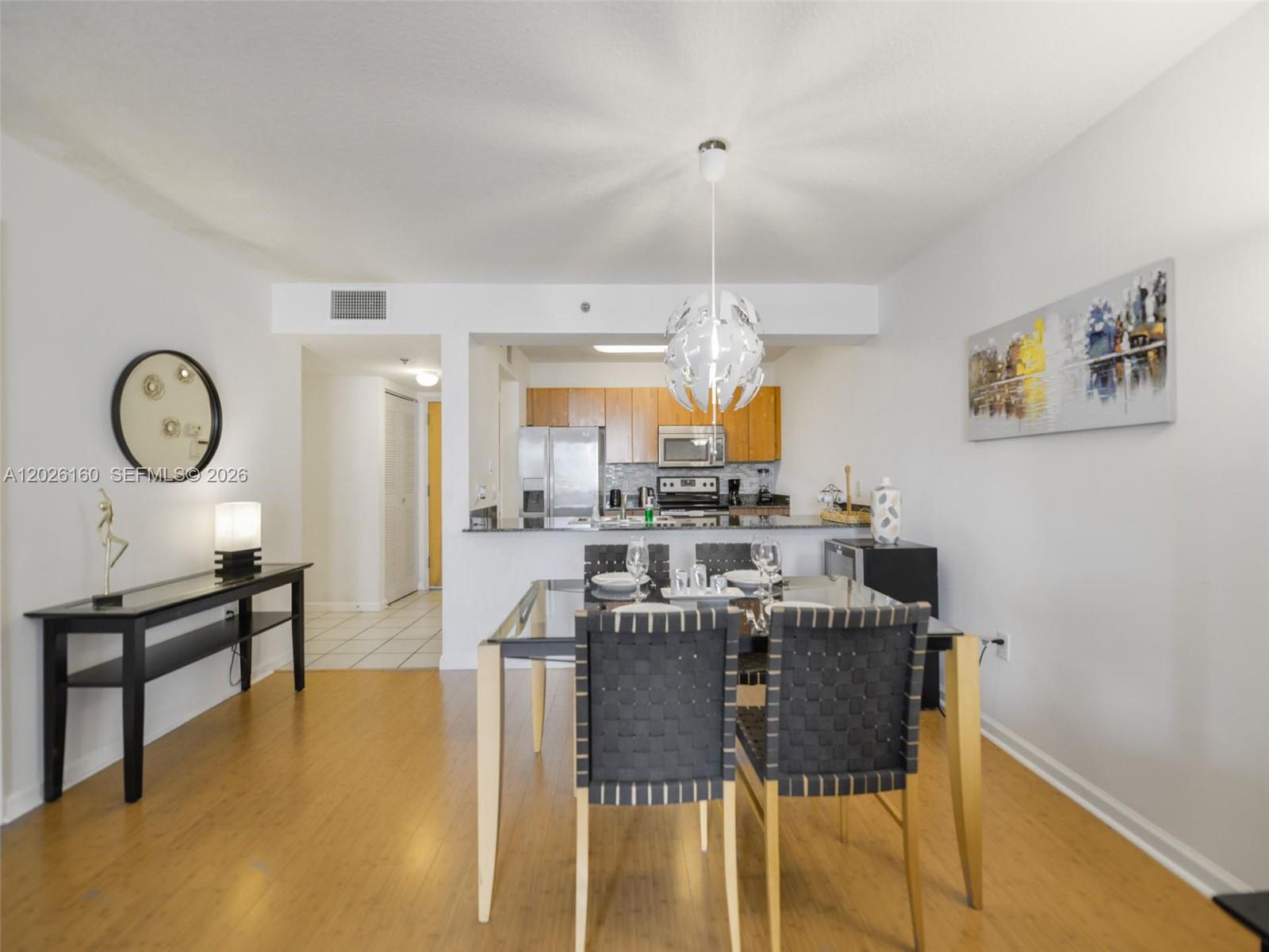 1200 Brickell Bay Dr #2119 Miami, FL 33131