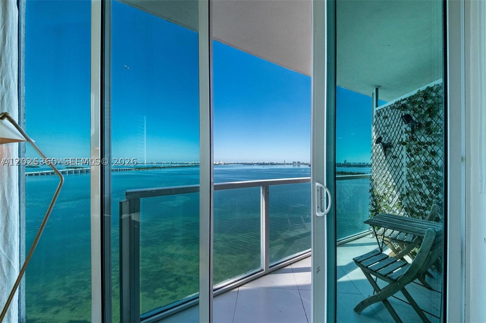 image Onyx on the Bay1