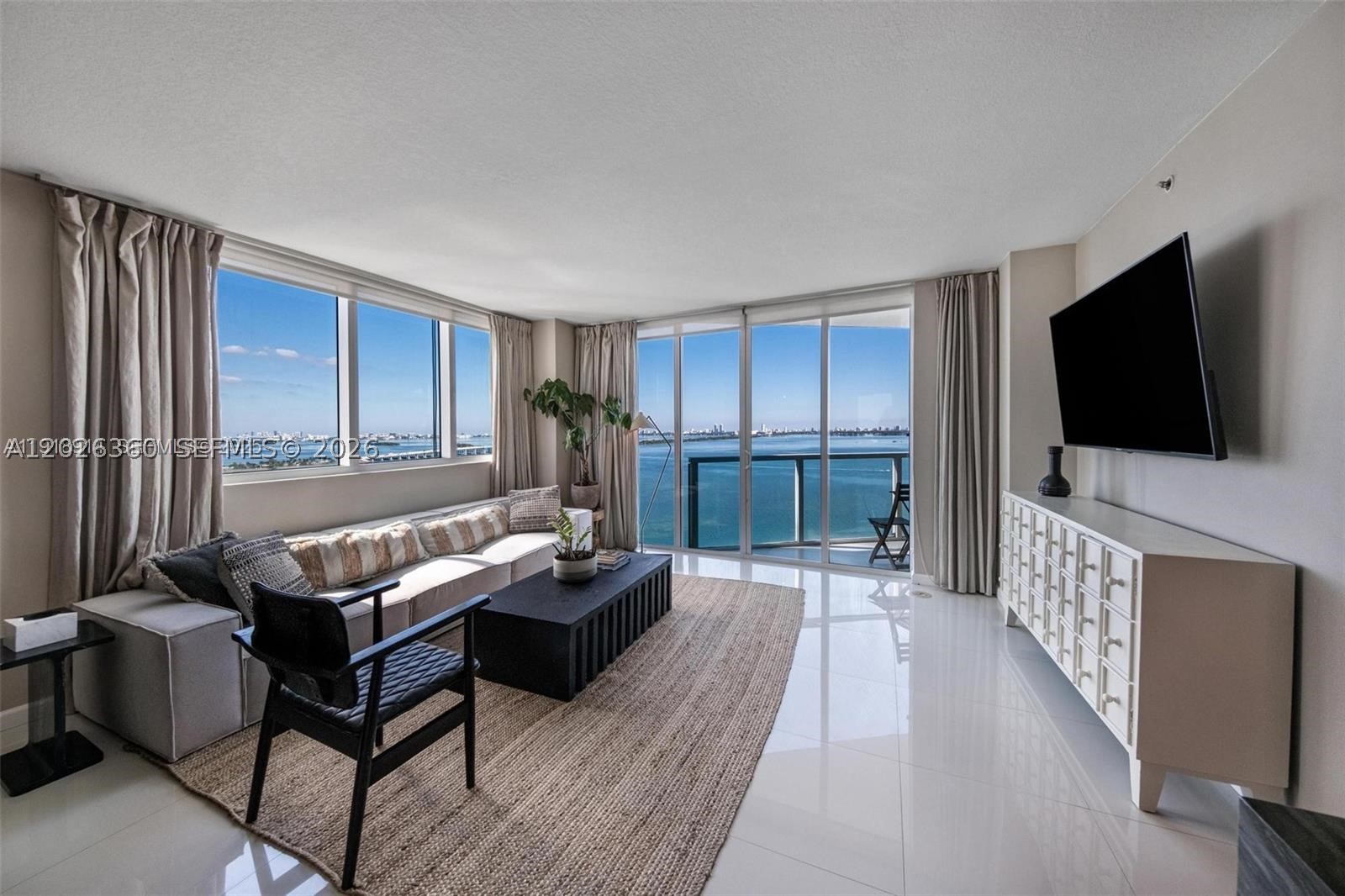 image Onyx on the Bay7