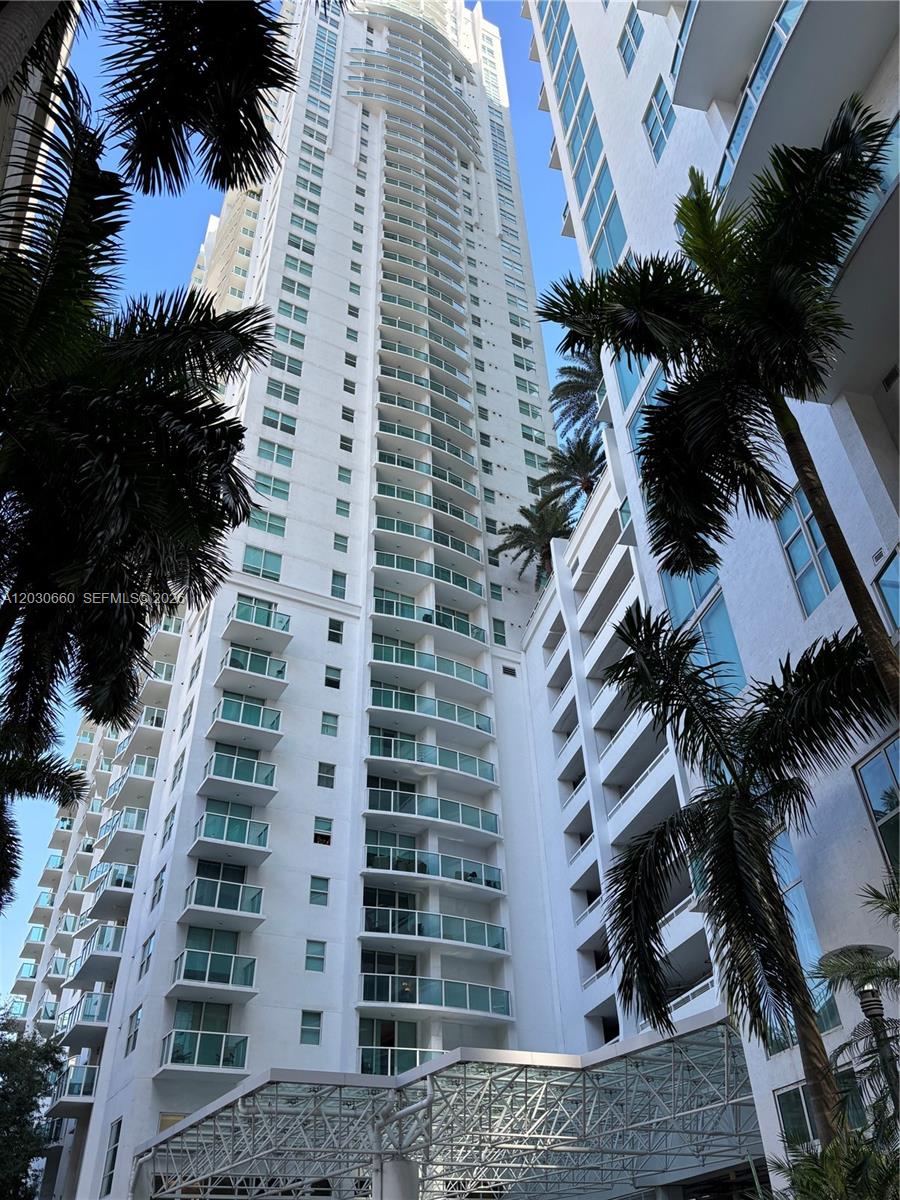 31 SE 5th St #2103