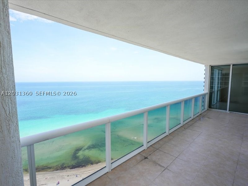 image Beach Club 344