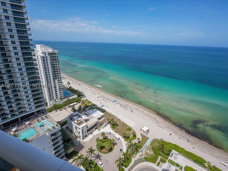 image Beach Club 347