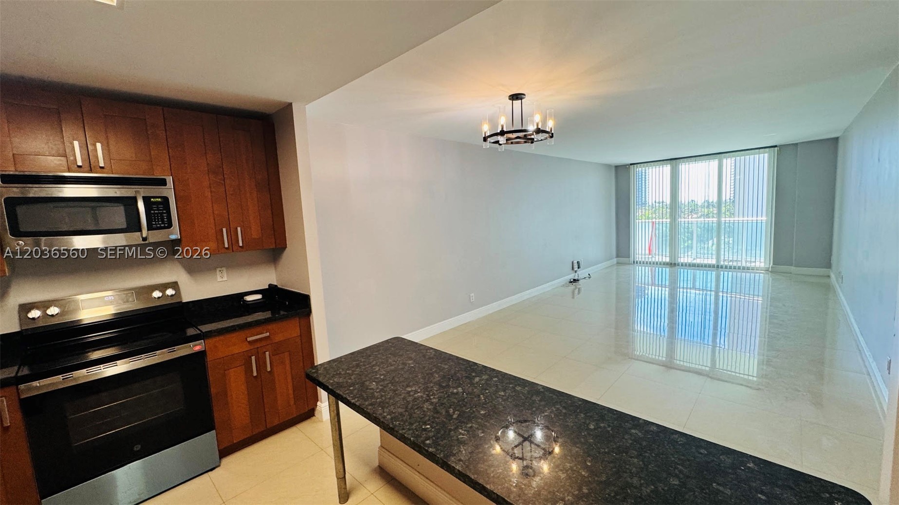 19390 Collins Ave #624