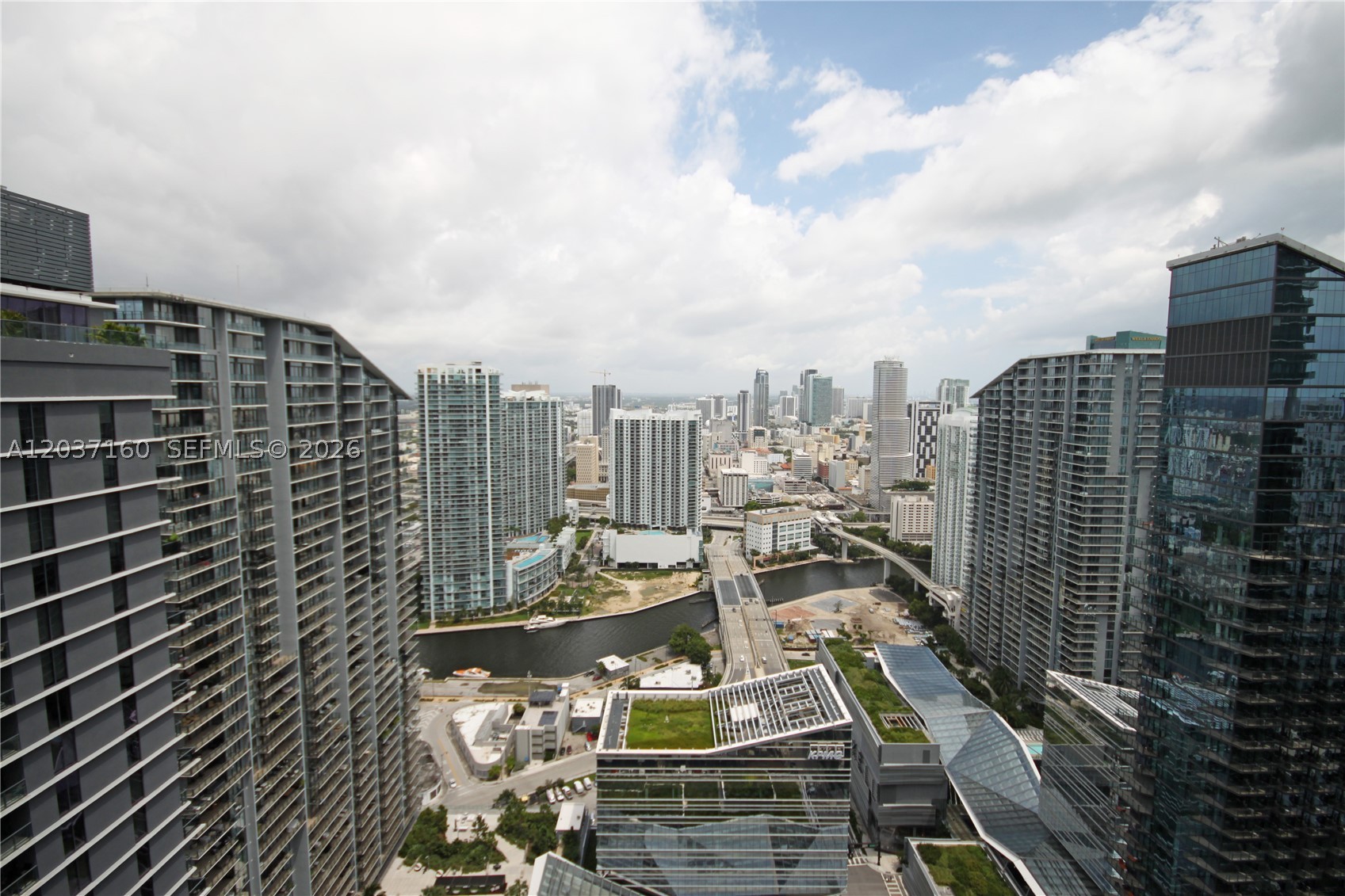 image Brickell Heights East20