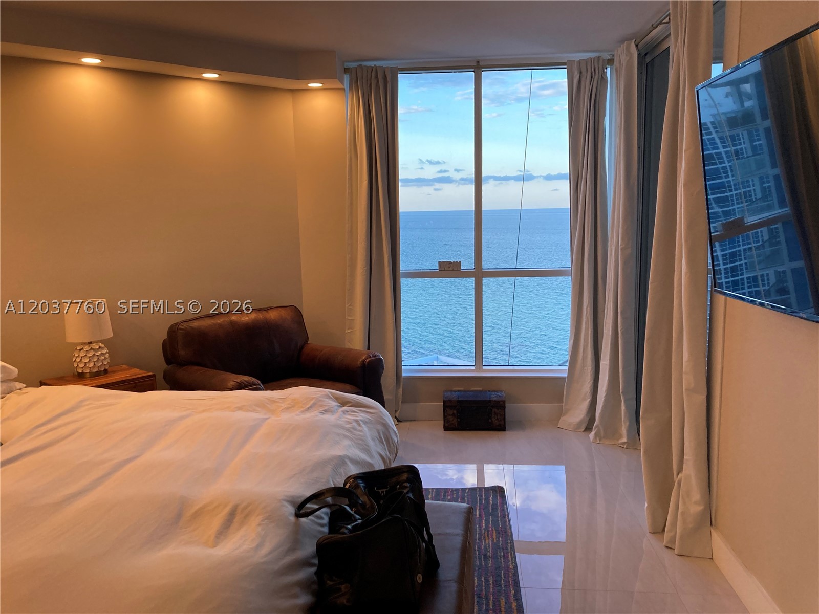 6767 Collins Ave #1701 Miami Beach, FL 33141