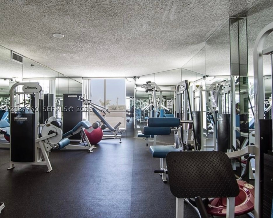 6767 Collins Ave #1701 Miami Beach, FL 33141