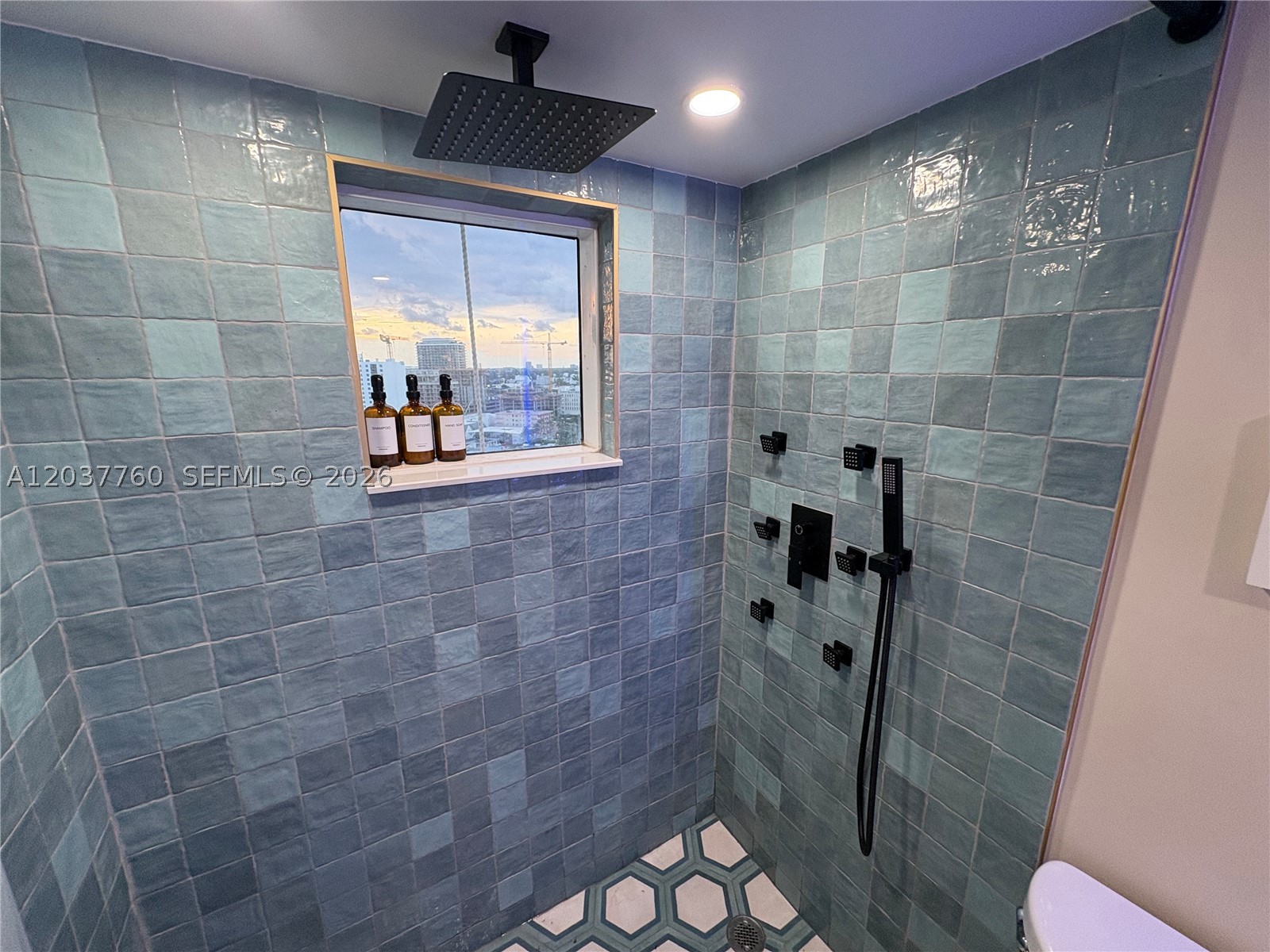 6767 Collins Ave #1701 Miami Beach, FL 33141