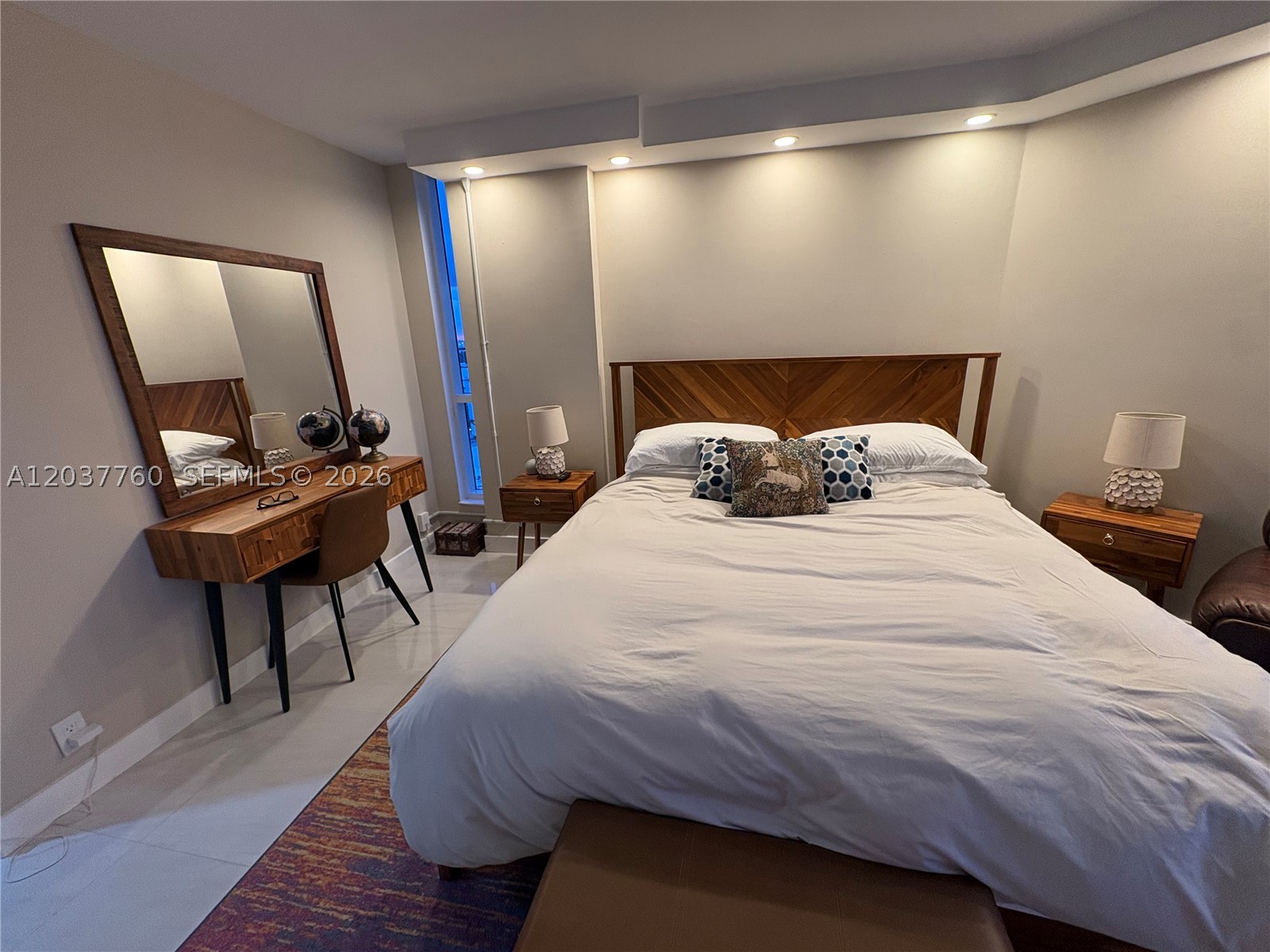 6767 Collins Ave #1701 Miami Beach, FL 33141
