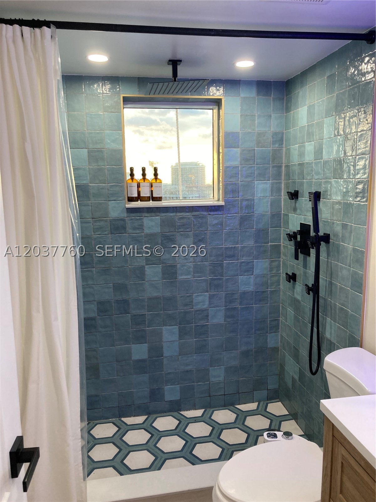 6767 Collins Ave #1701 Miami Beach, FL 33141