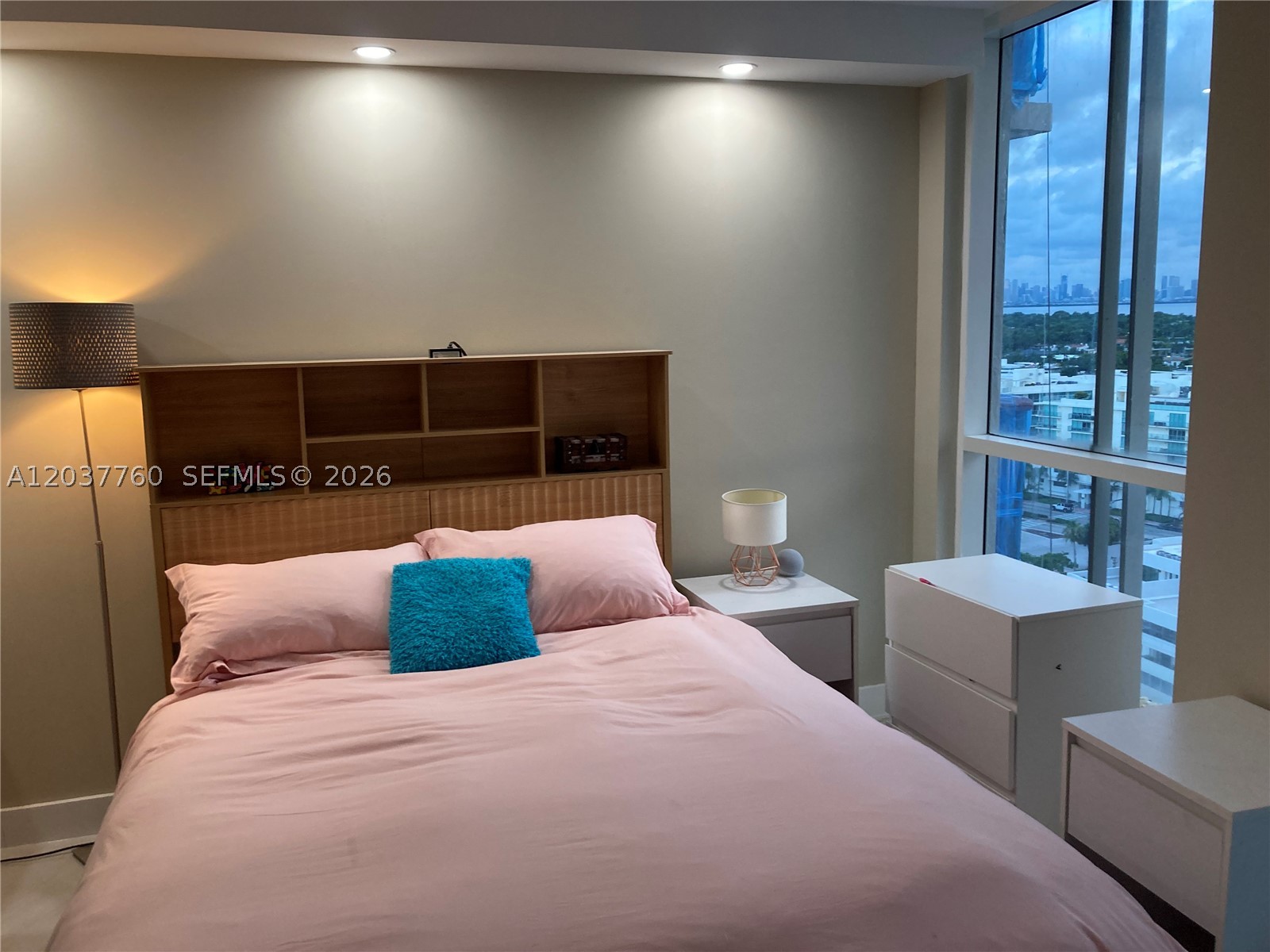 6767 Collins Ave #1701 Miami Beach, FL 33141
