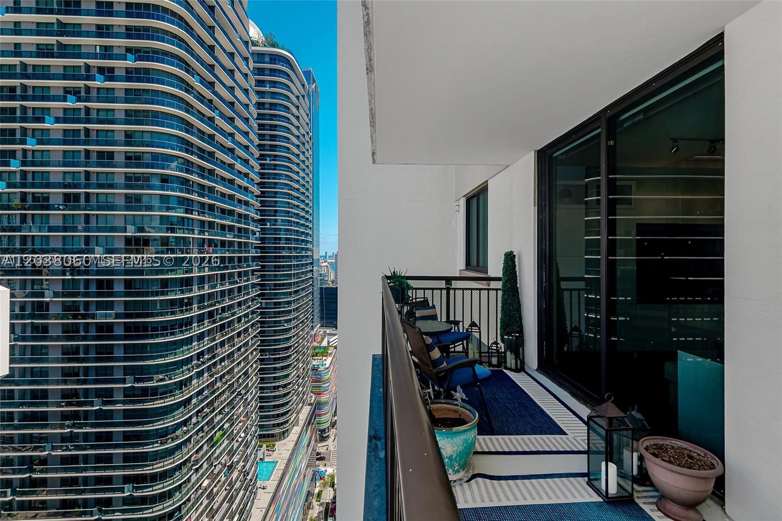 image Nine at Mary Brickell Village20