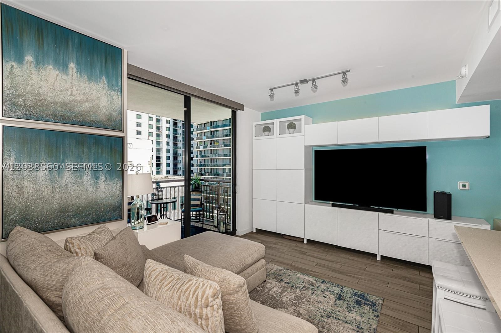 image Nine at Mary Brickell Village4