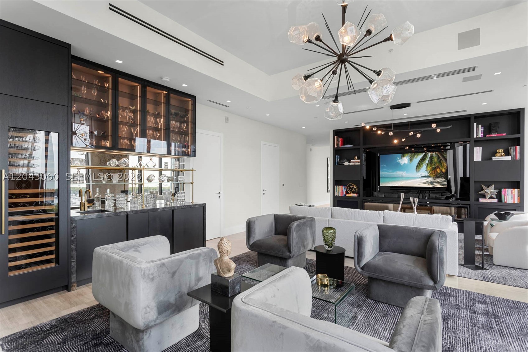 2821 S Bayshore Dr #8A Miami, FL 33133