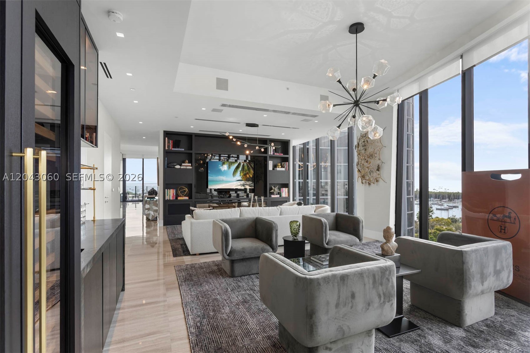 2821 S Bayshore Dr #8A Miami, FL 33133