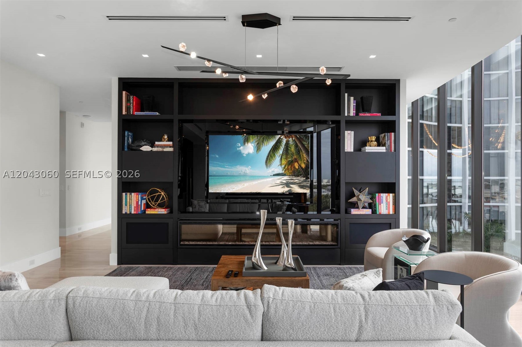 2821 S Bayshore Dr #8A Miami, FL 33133