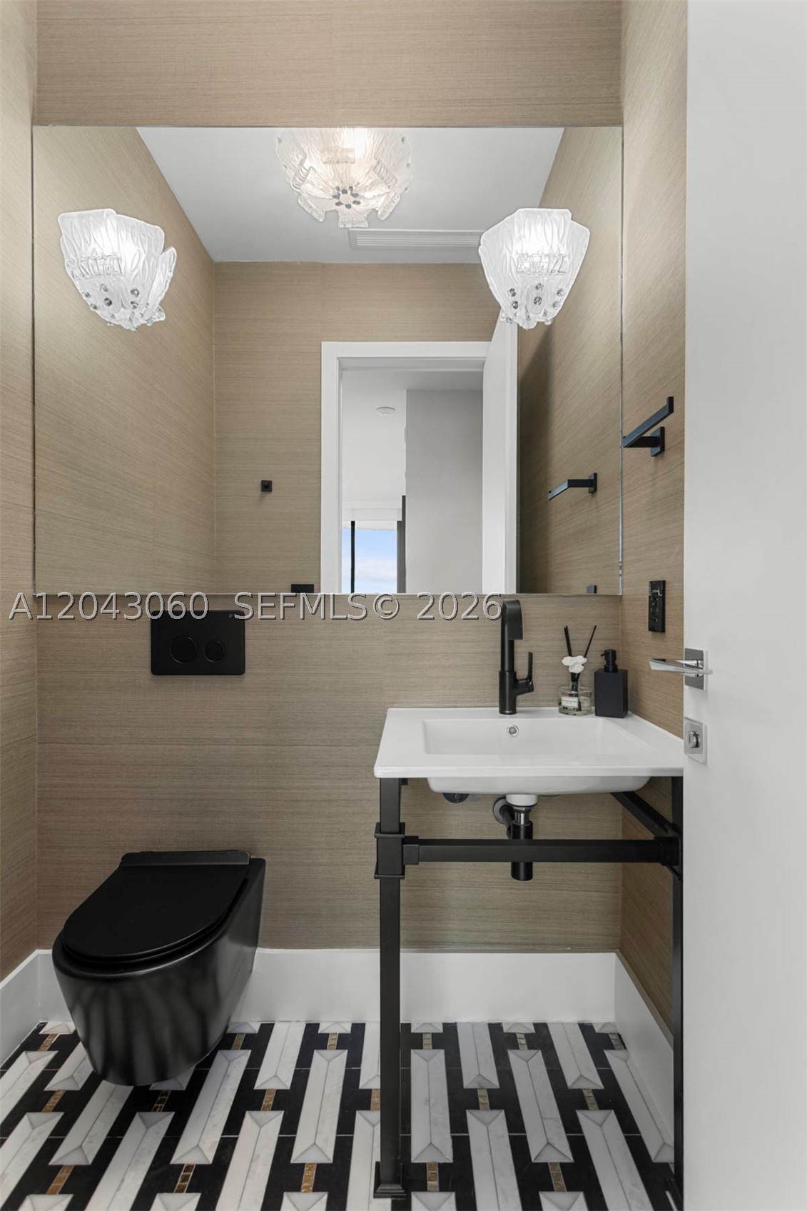 2821 S Bayshore Dr #8A Miami, FL 33133