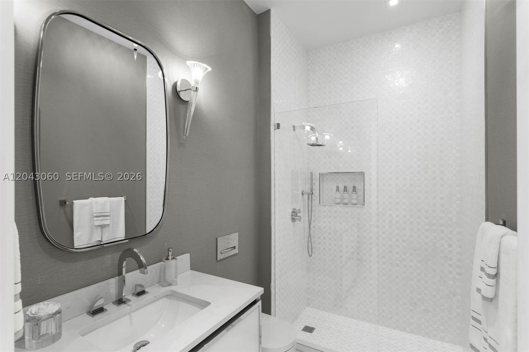 2821 S Bayshore Dr #8A Miami, FL 33133