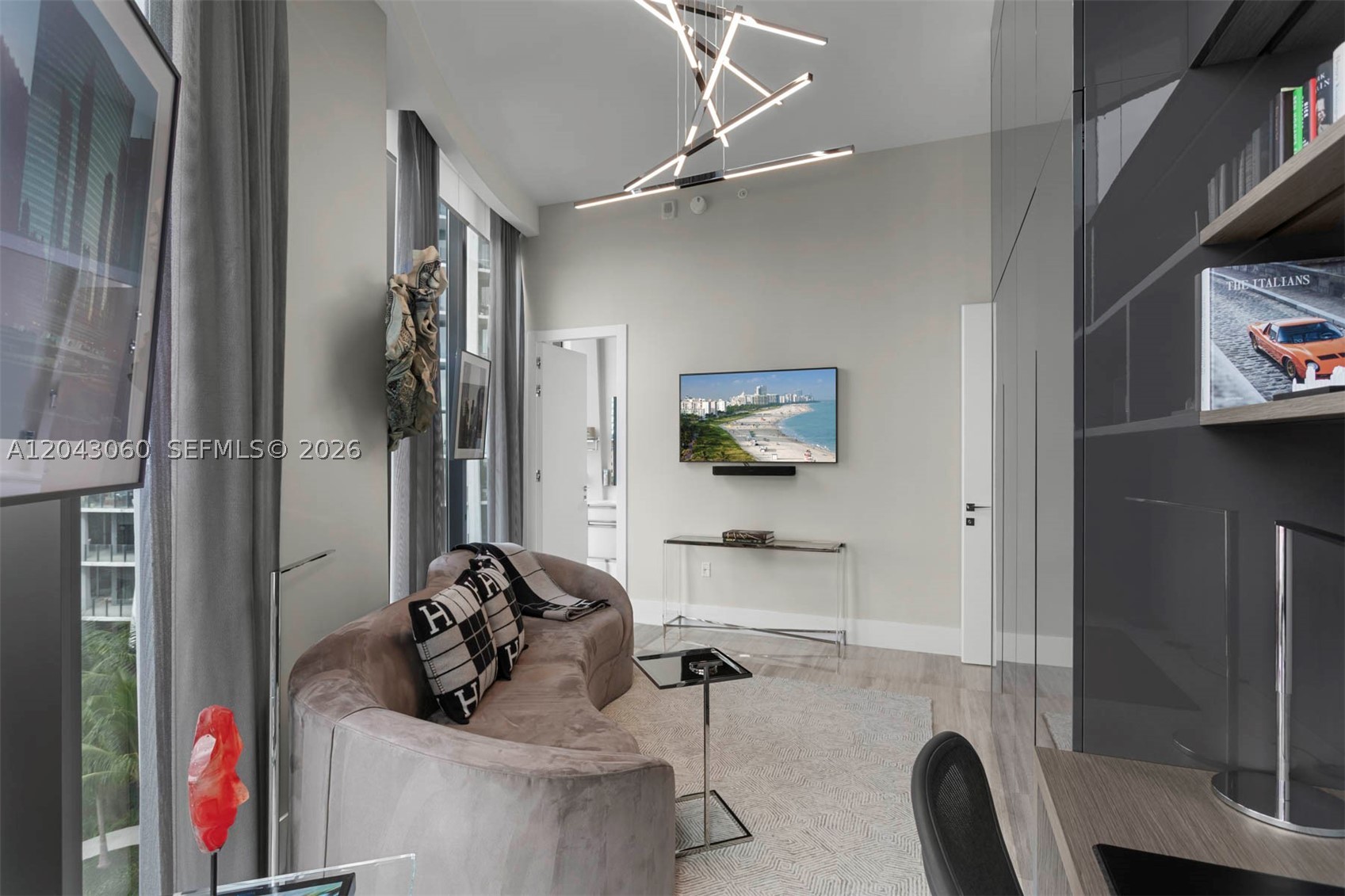 2821 S Bayshore Dr #8A Miami, FL 33133