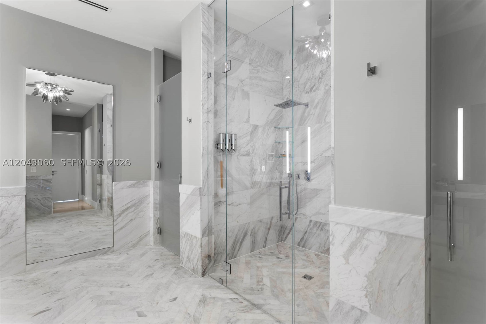 2821 S Bayshore Dr #8A Miami, FL 33133