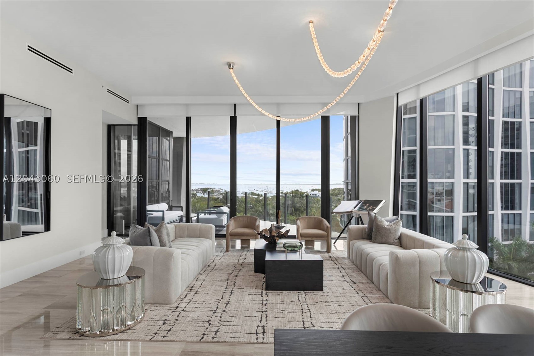 2821 S Bayshore Dr #8A Miami, FL 33133
