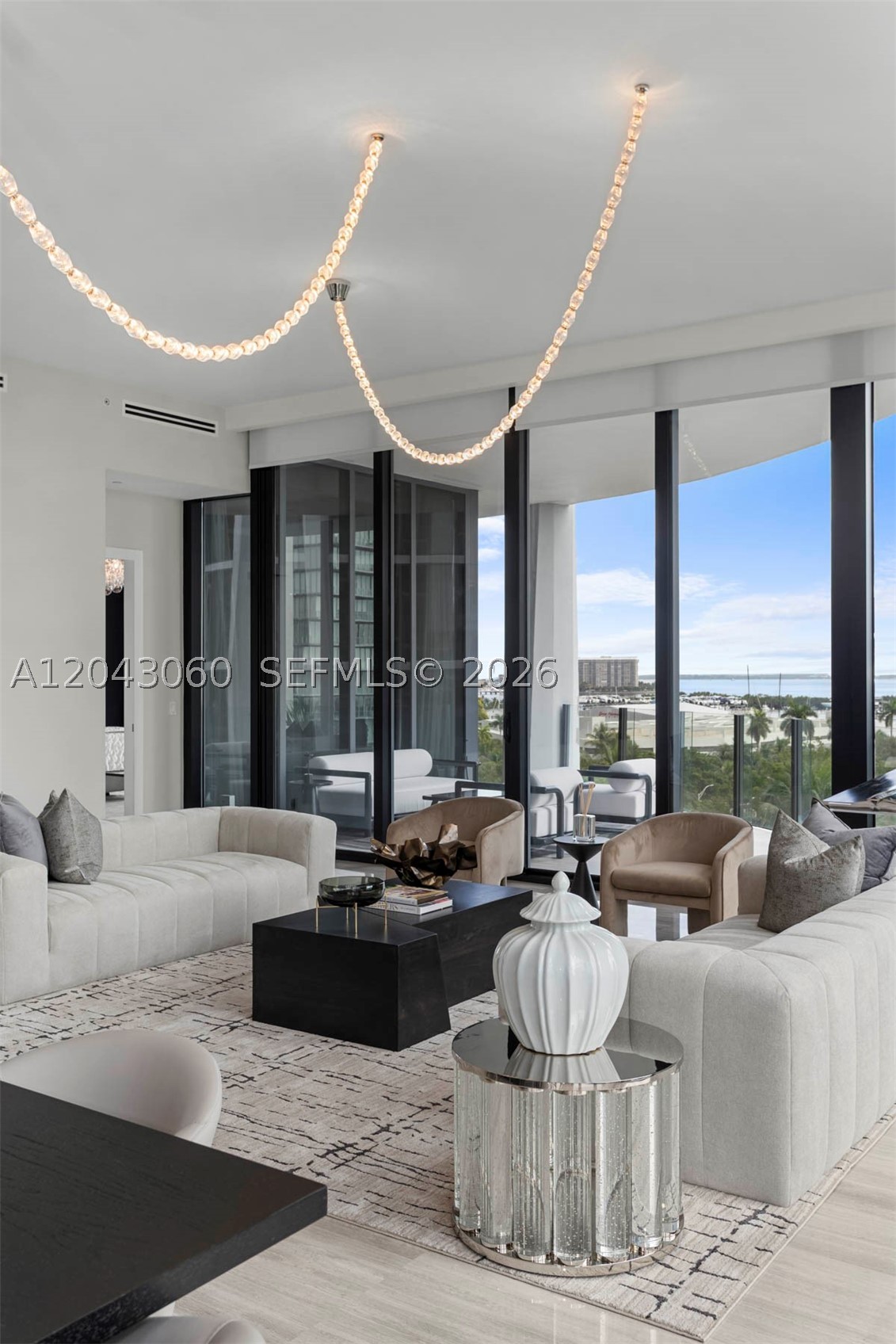 2821 S Bayshore Dr #8A Miami, FL 33133
