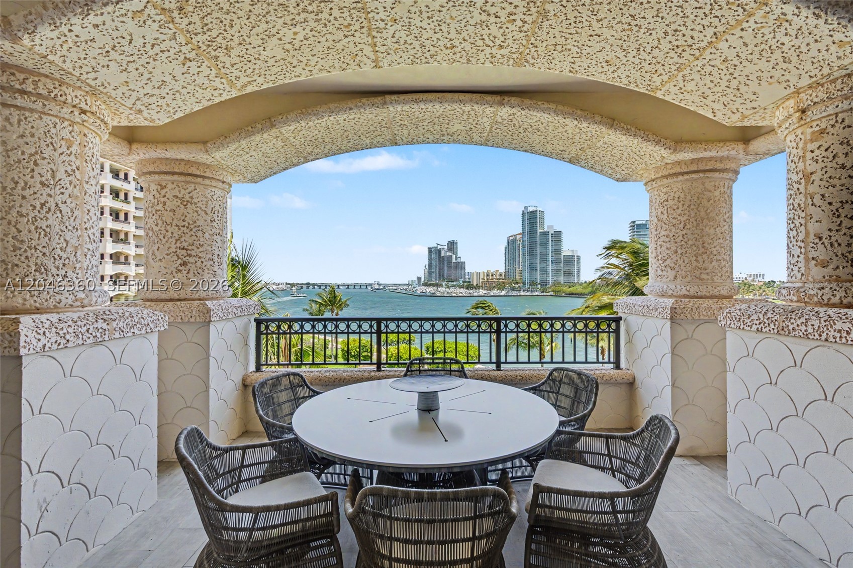 7042 Fisher Is Dr #7042 Miami Beach, FL 33109