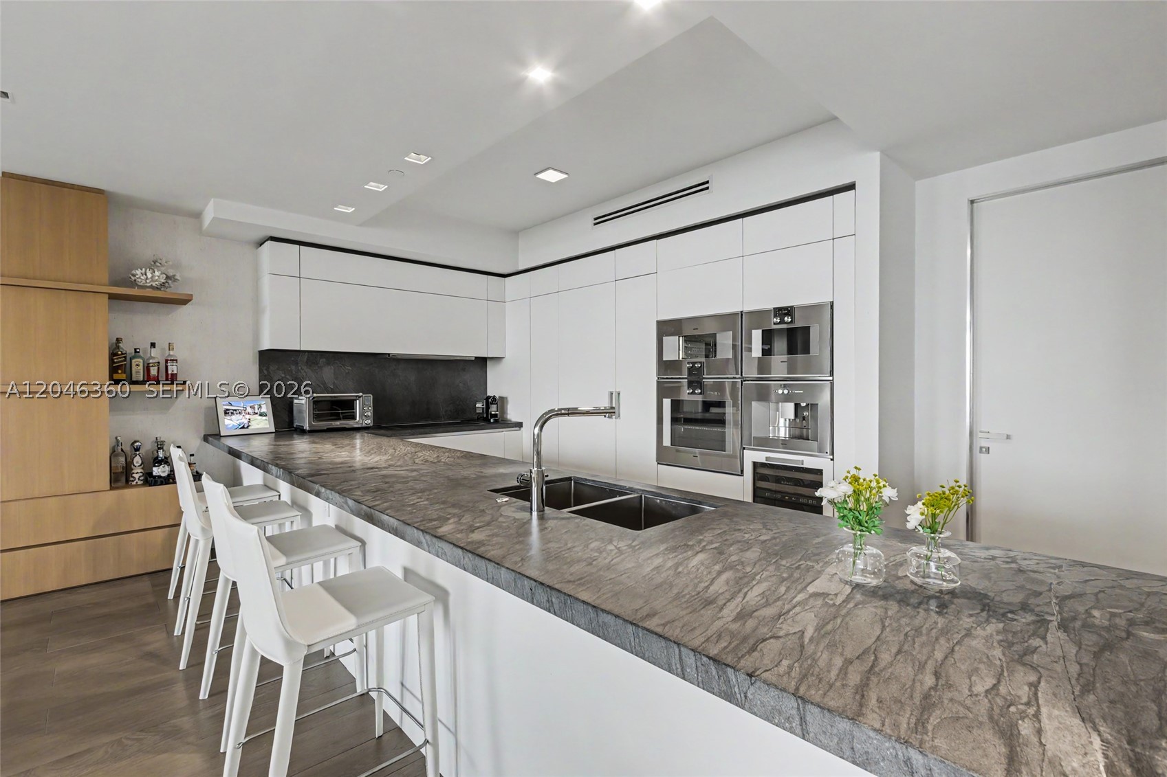 7042 Fisher Is Dr #7042 Miami Beach, FL 33109